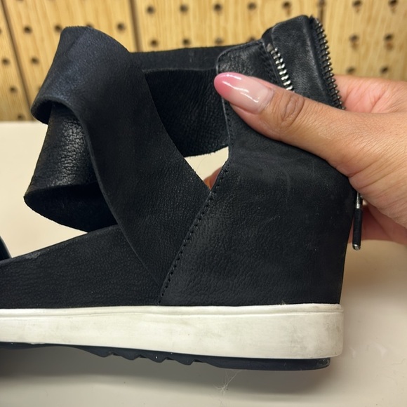 Viv Tumbled Nubuck Wedge Sandal - Picture 11 of 11